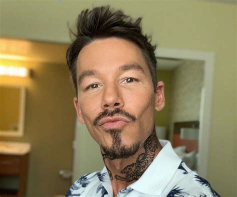 did david bromstad quit drinking.